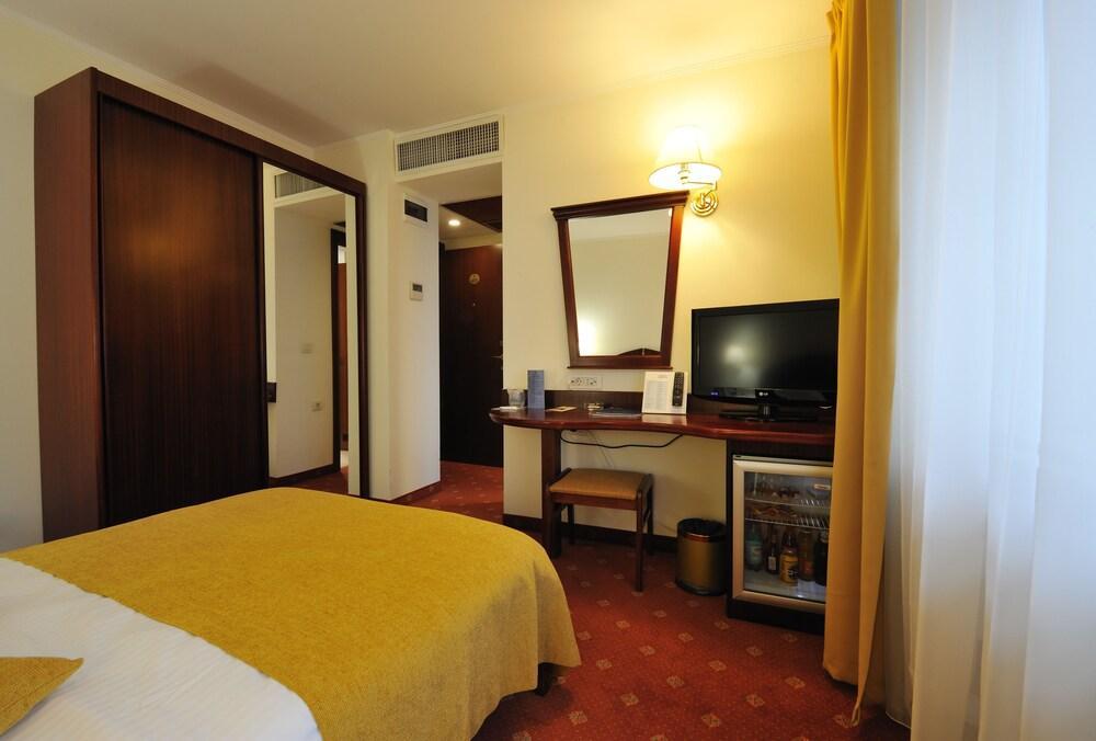 Hotel Minerva Bucharest Exterior photo